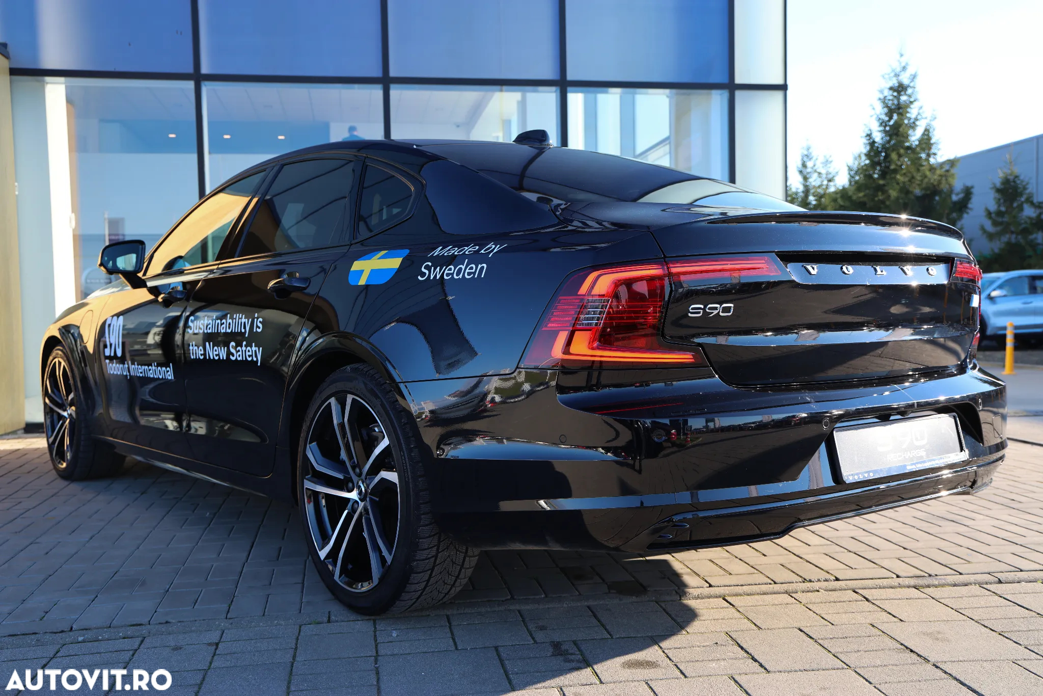 Volvo S90 Recharge T8 AWD Ultimate Dark - 4