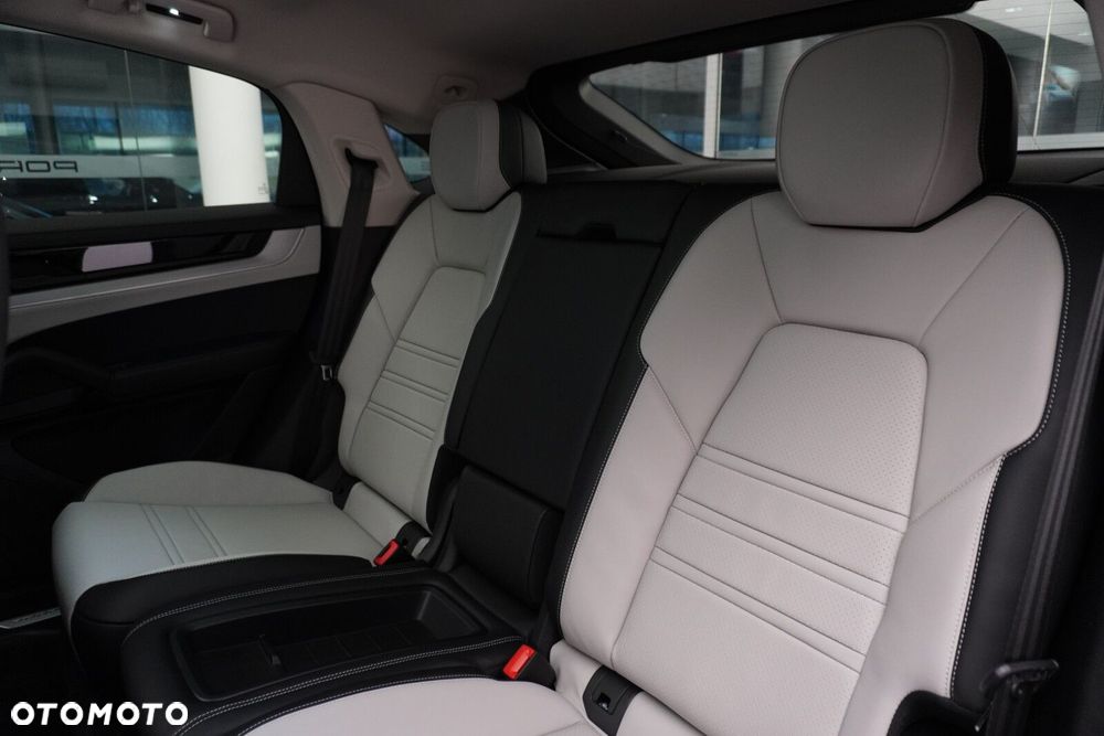 Porsche Cayenne - 30