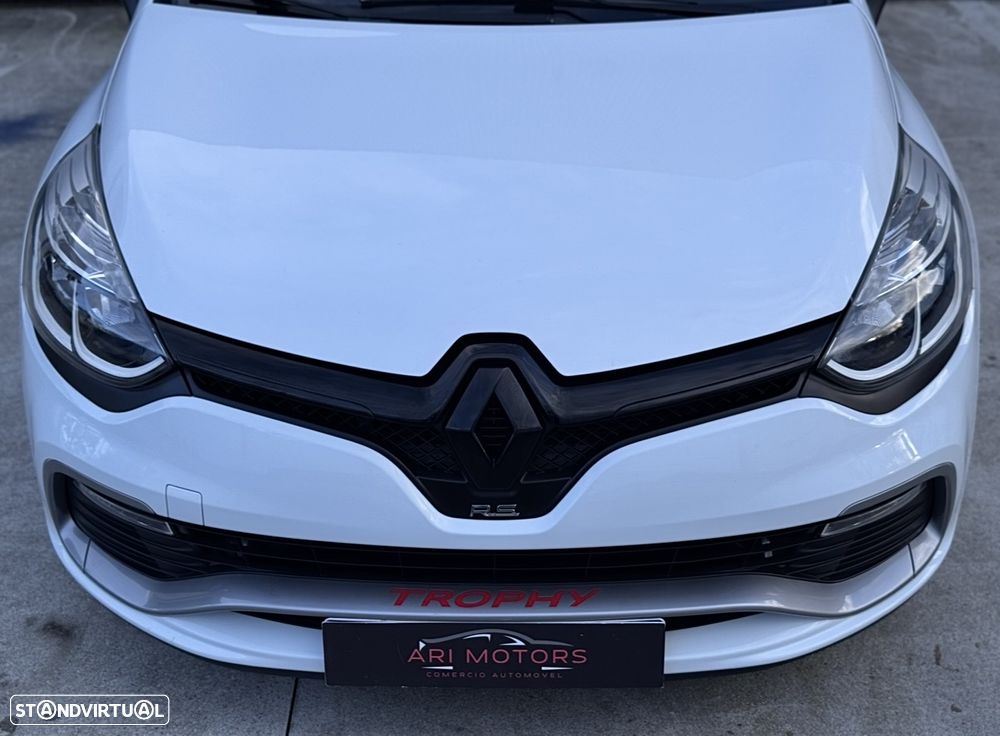 Renault Clio TCe 220 EDC R.S. Trophy - 37