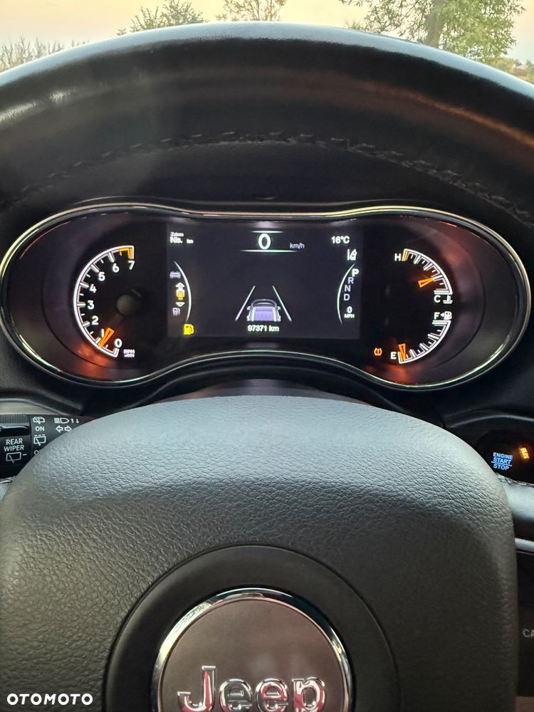 Jeep Grand Cherokee - 12