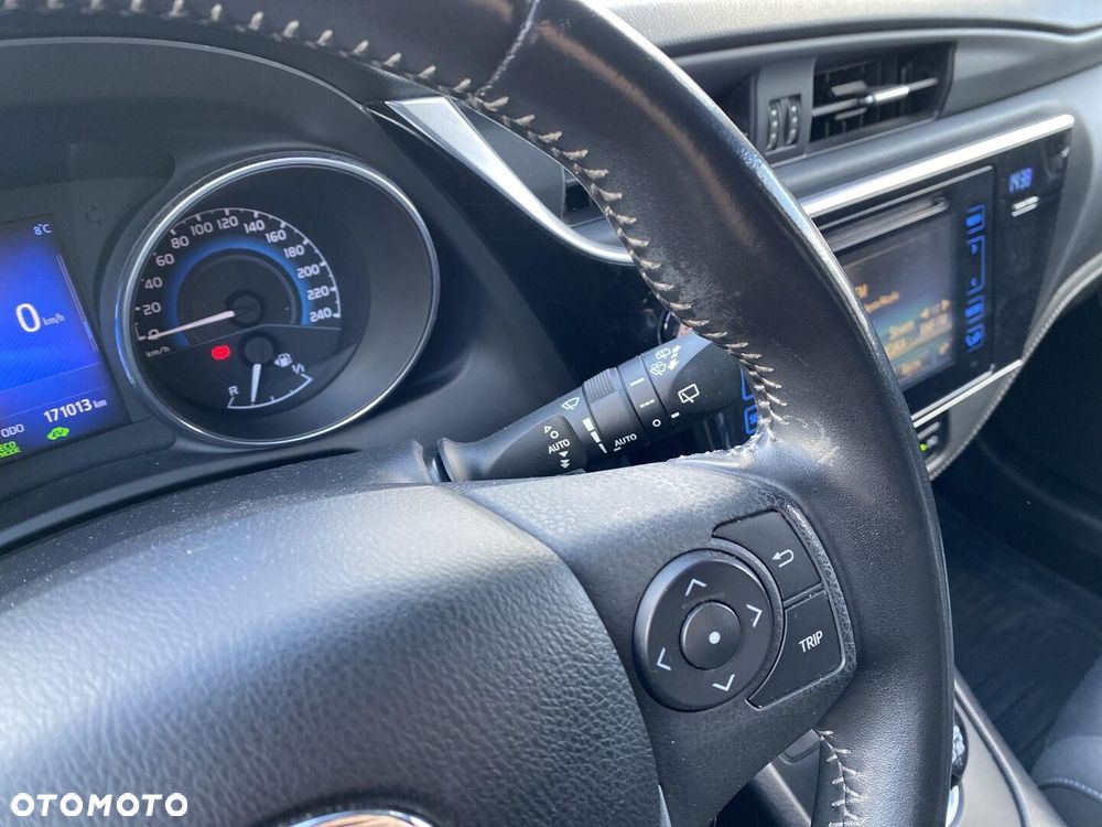 Toyota Auris Hybrid 135 Comfort - 24