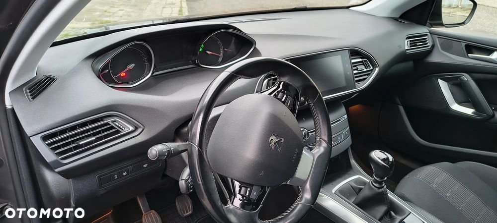 Peugeot 308 1.2 PureTech Allure S&S - 12