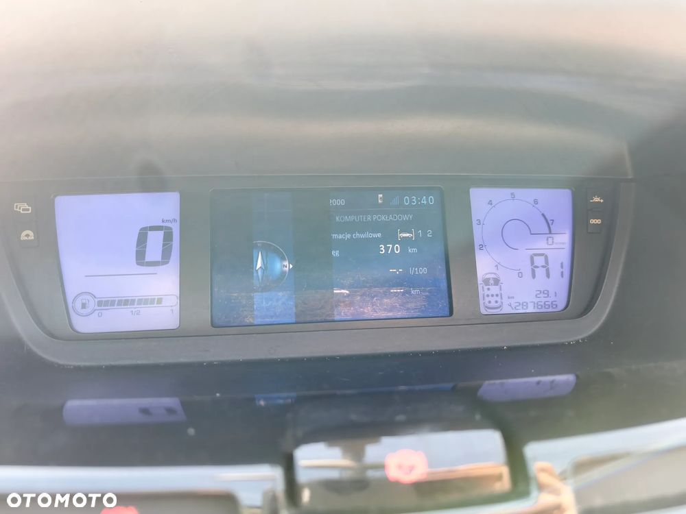 Citroën C4 Grand Picasso 2.0 16V EGS6 Exclusive - 28