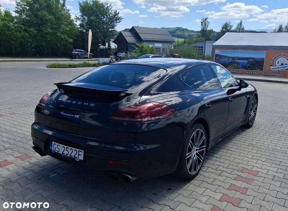 Porsche Panamera 4S - 6