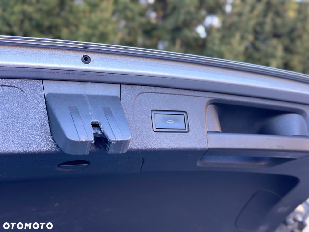 Volkswagen Passat Variant 2.0 TDI EVO Elegance DSG - 27