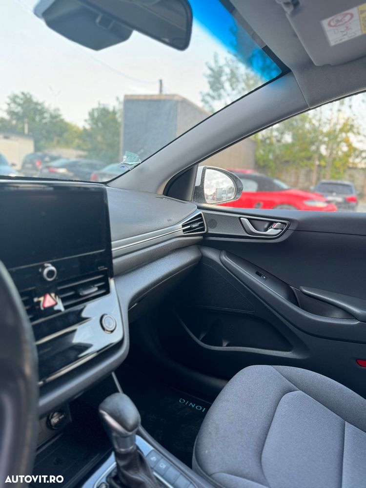 Hyundai IONIQ - 15