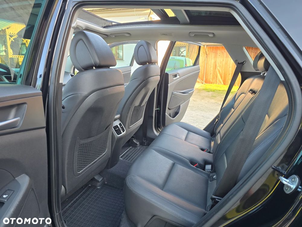 Hyundai Tucson 2.0 CRDI 4WD Automatik Premium - 32
