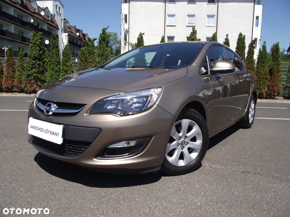 Opel Astra 1.6 Cosmo EU6 - 1
