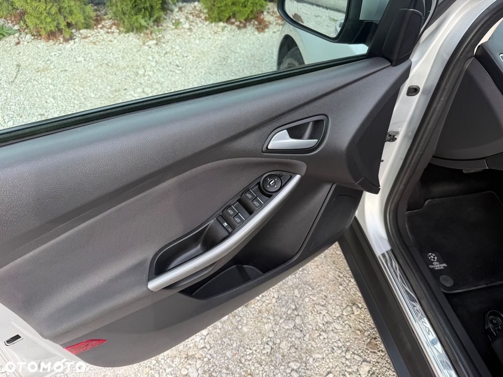 Ford Focus - 10