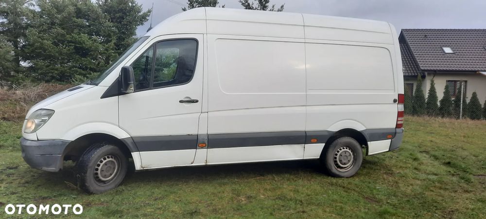 Mercedes-Benz Sprinter - 4