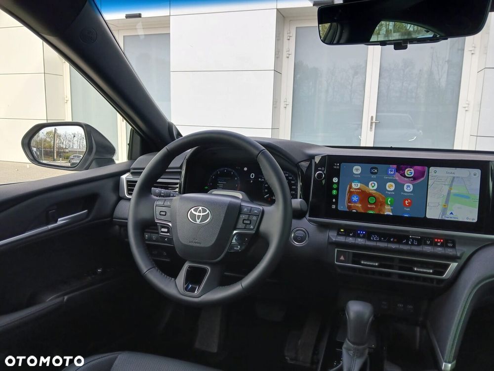 Toyota Camry - 4
