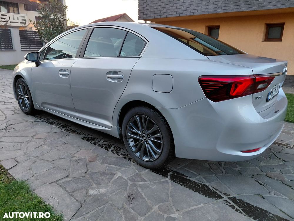 Toyota Avensis 2.0 D-4D Elegance - 3