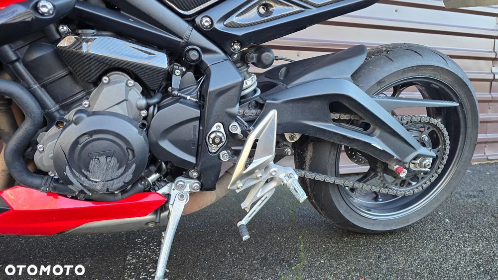 Triumph Street Triple - 17