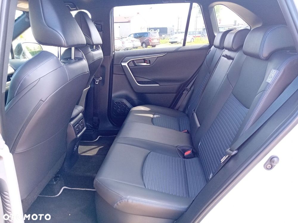 Toyota RAV4 - 11