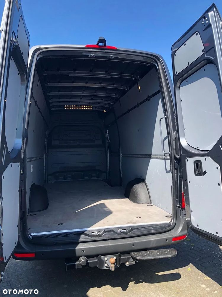 Mercedes-Benz Sprinter - 13