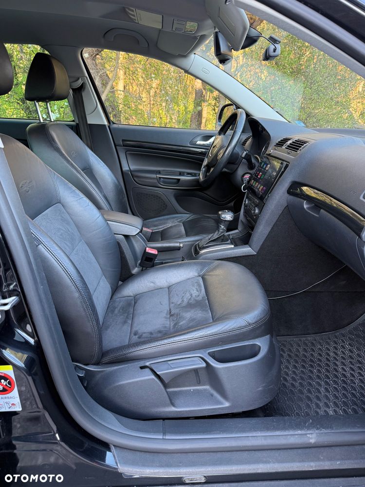 Skoda Octavia 1.8 TSI DSG Laurin & Klement - 14