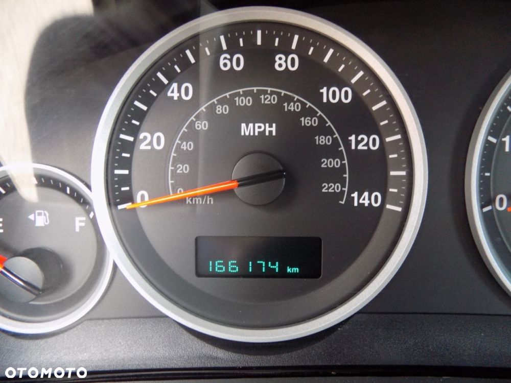 Jeep Grand Cherokee - 14