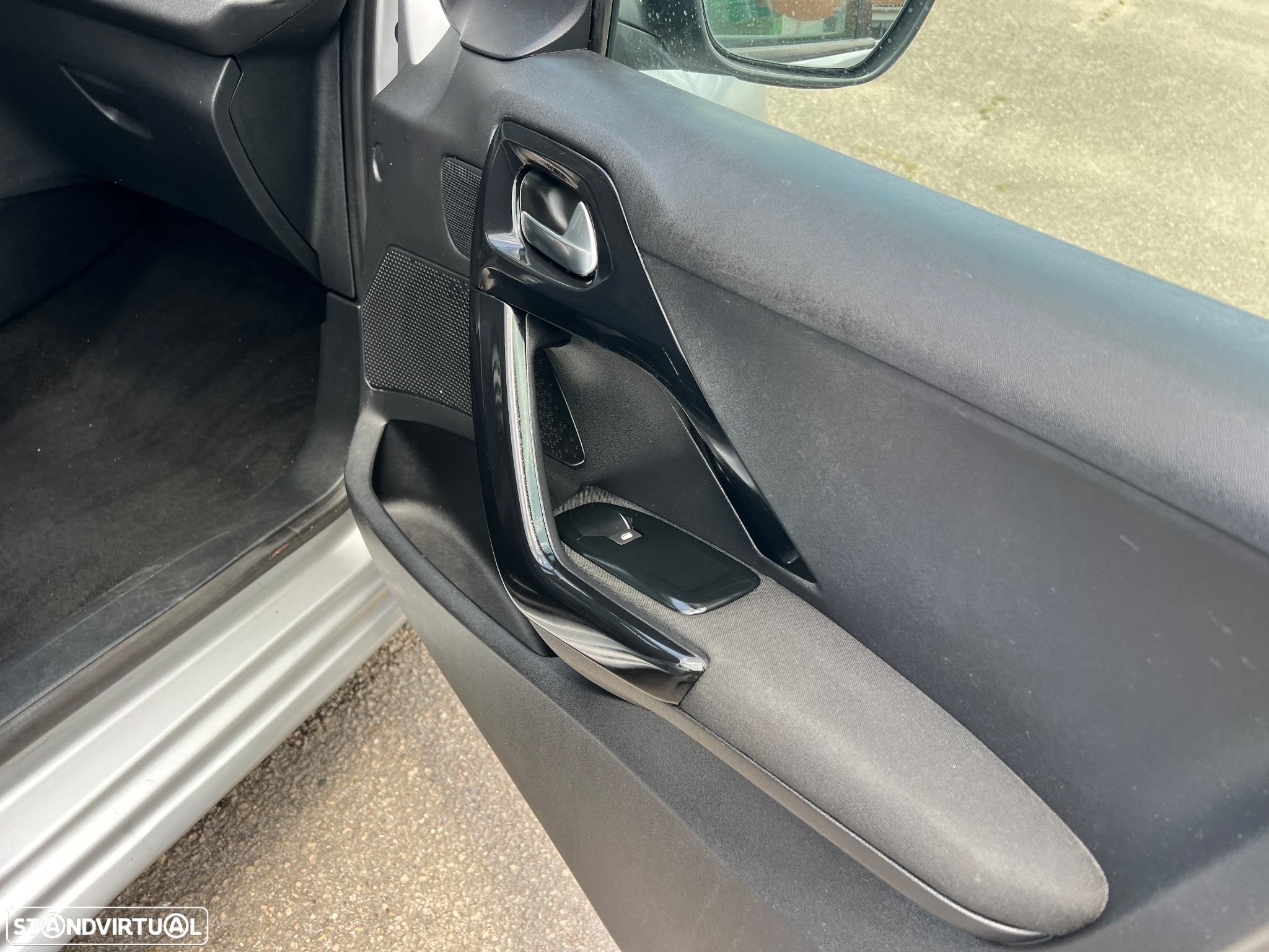 Peugeot 208 1.2 PureTech Allure - 32