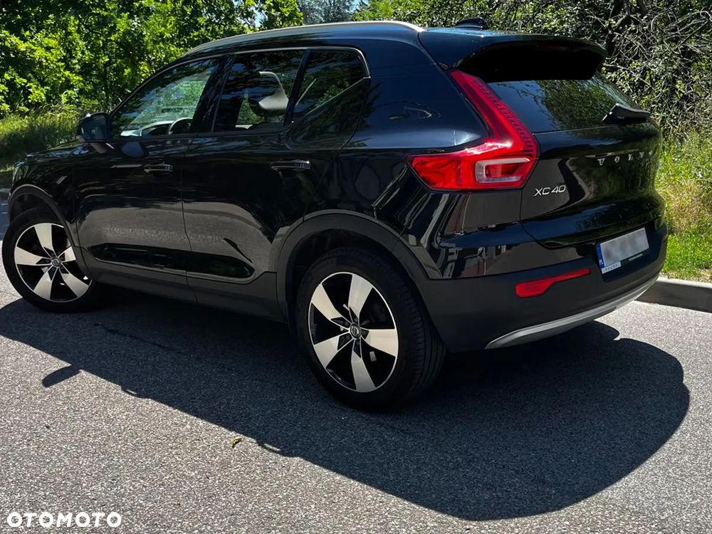 Volvo XC 40 D4 AWD Momentum (Intro Edition) - 4