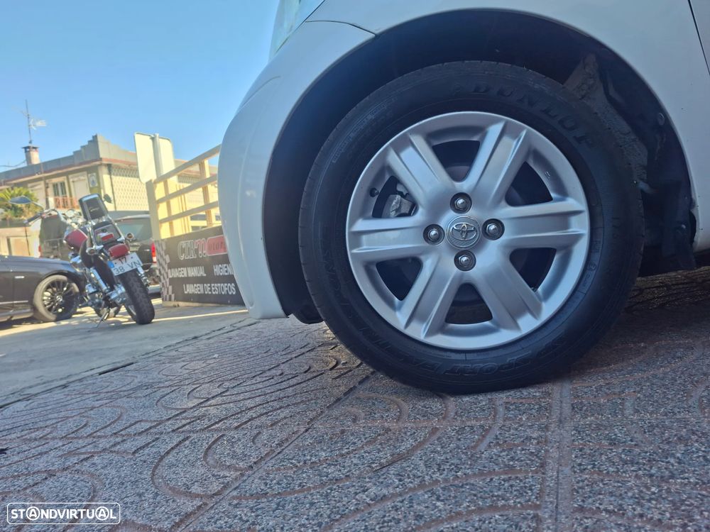 Toyota iQ 1.0 VVT-i 2 MultiDrive - 12