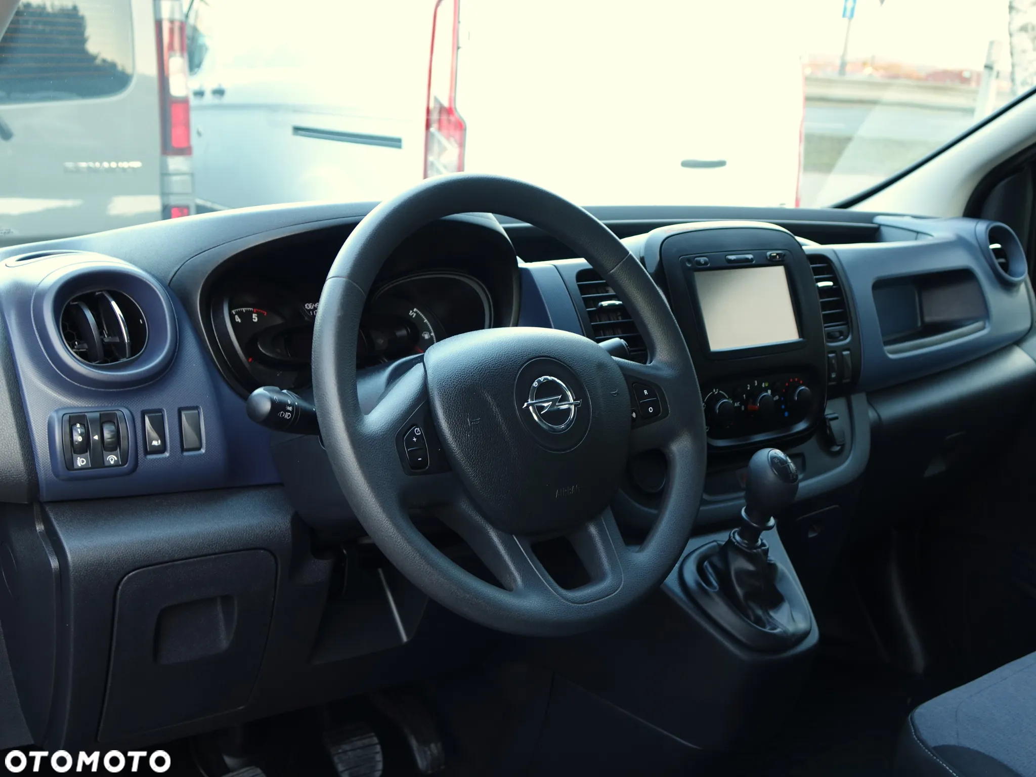 Opel Vivaro 6-osobowy brygadówka L1H1 - 15