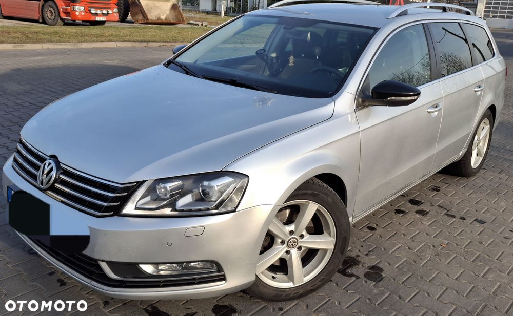 Volkswagen Passat 2.0 TDI Comfortline DSG - 13