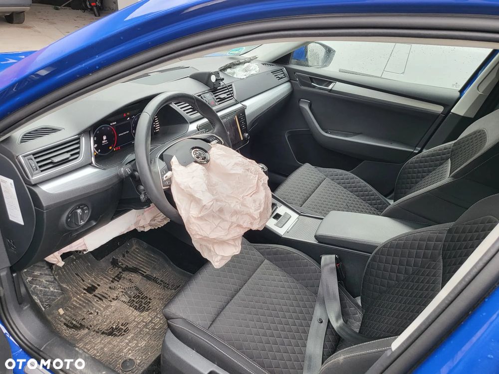 Skoda Superb 2.0 TDI Sportline - 9