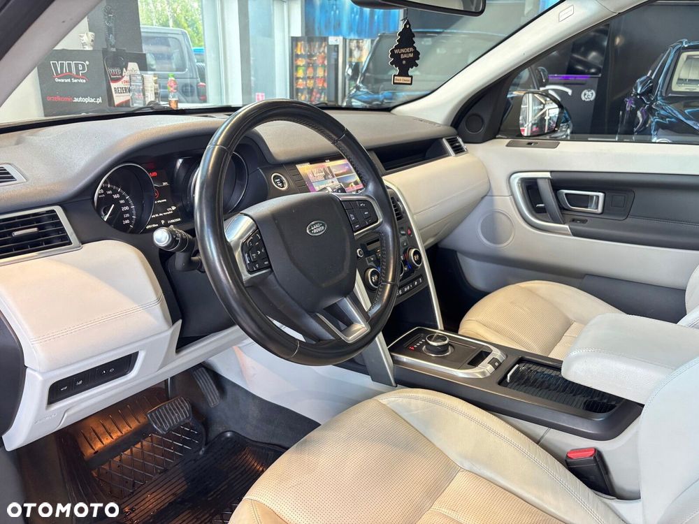 Land Rover Discovery Sport - 11