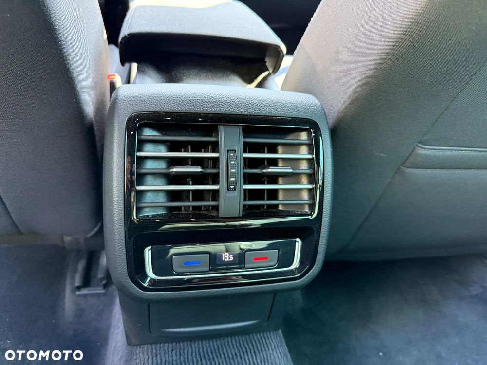 Volkswagen Passat - 29