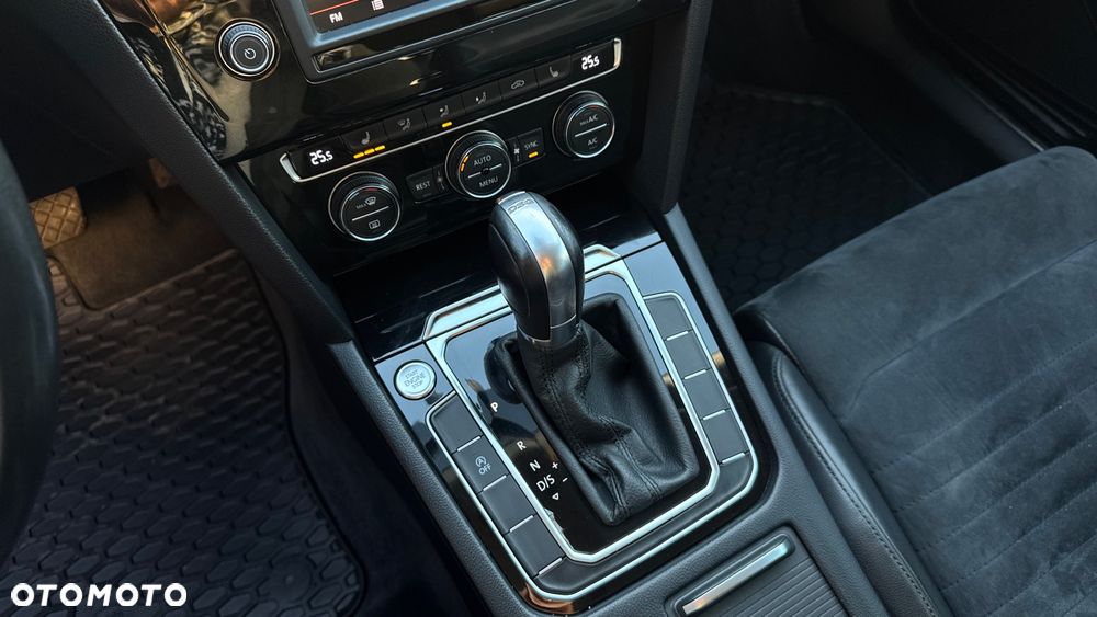 Volkswagen Passat 2.0 TDI (BlueMotion Technology) DSG Highline - 23