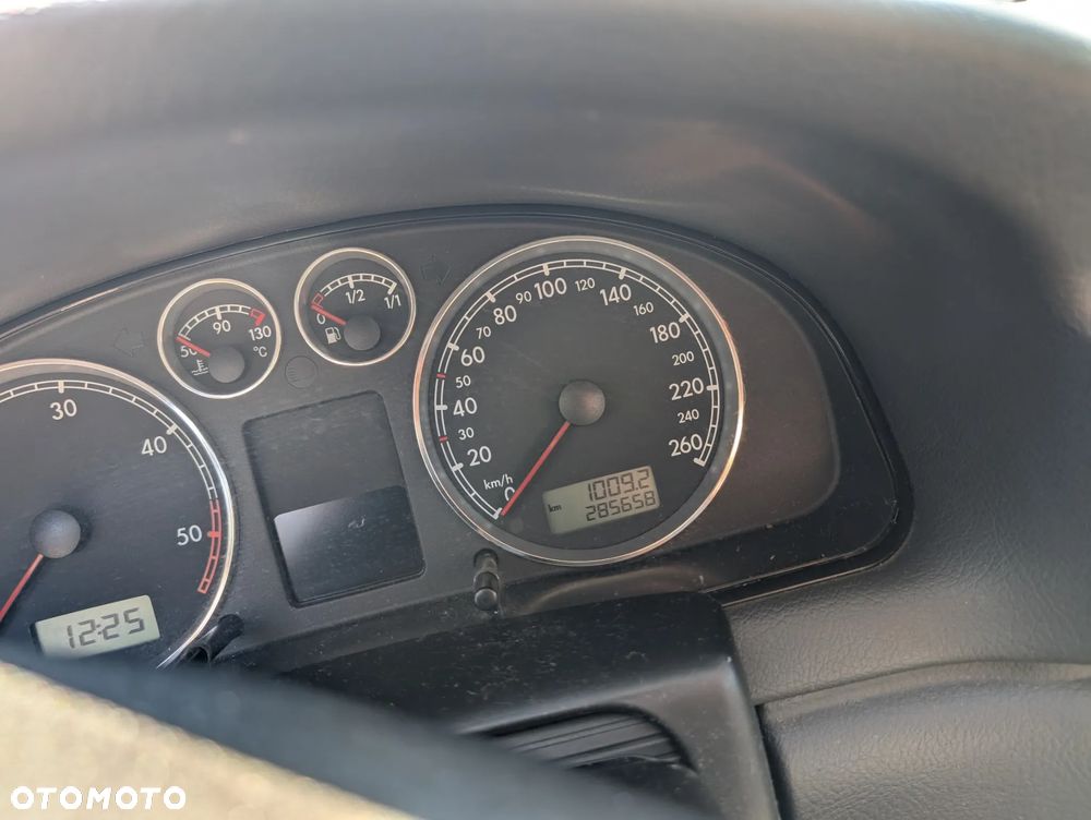 Volkswagen Passat 1.9 TDI - 10