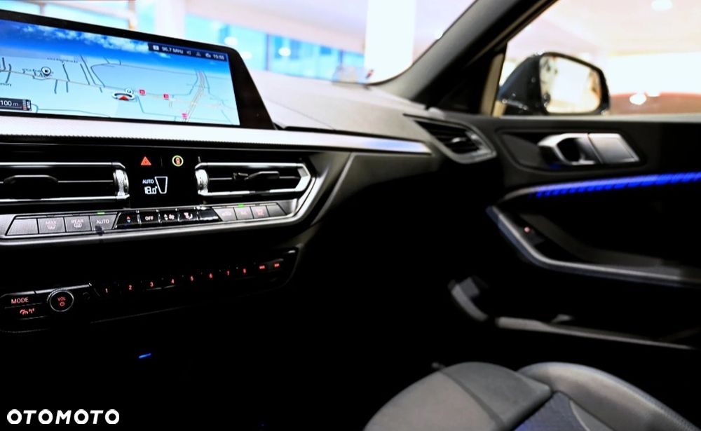 BMW Seria 2 218i M Sport - 6