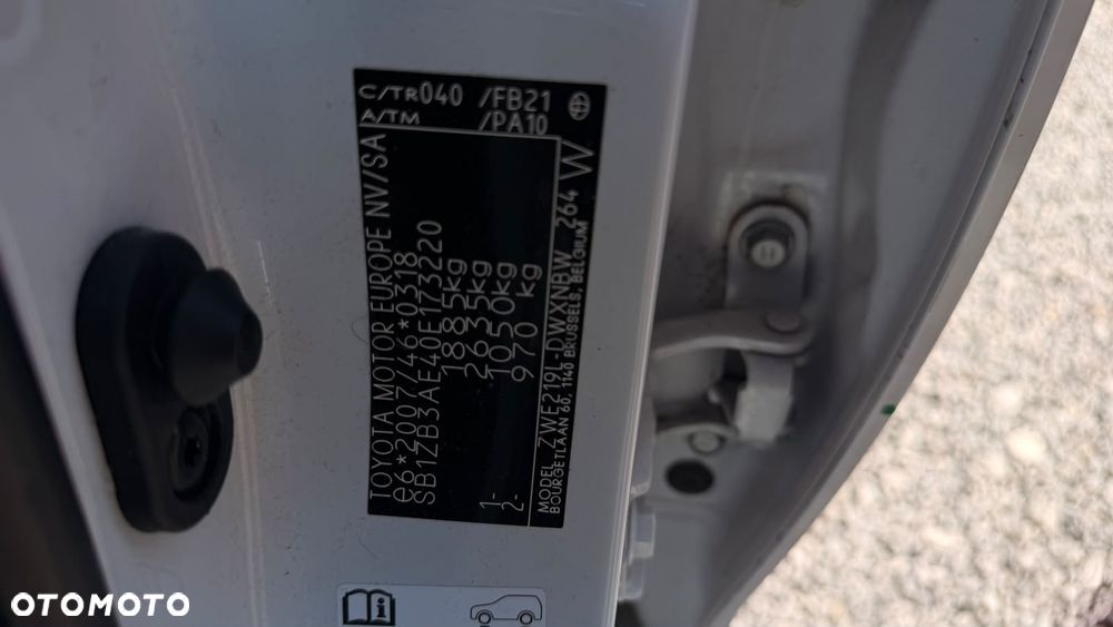 Toyota Corolla 1.8 Hybrid Comfort - 24