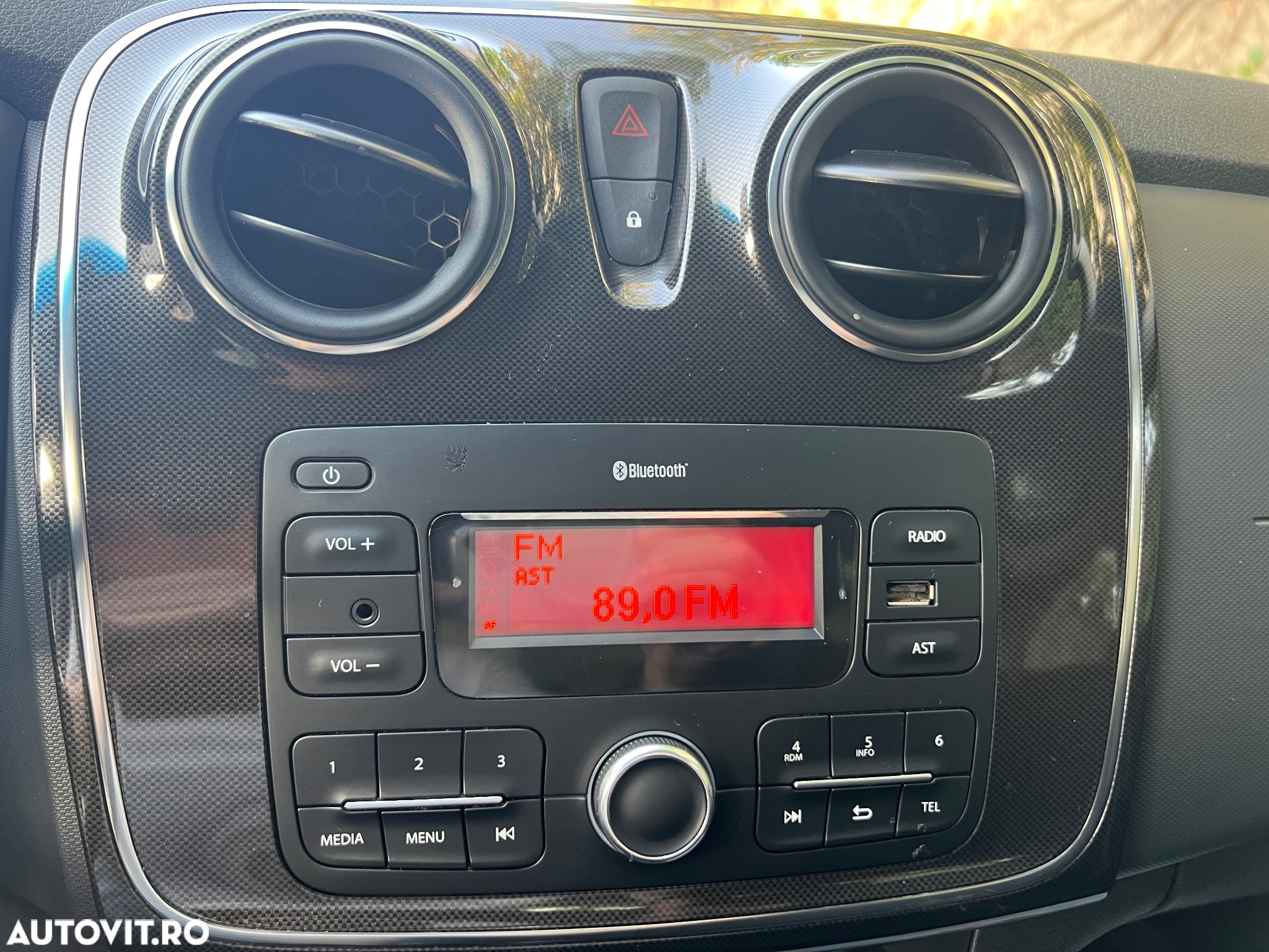 Dacia Logan 1.0 SCe Ambiance - 6