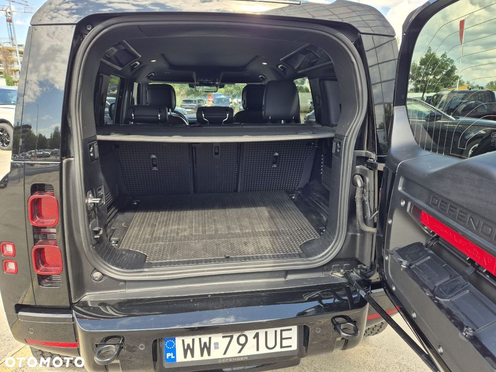 Land Rover Defender 3.0 D300 mHEV X-Dynamic SE - 16