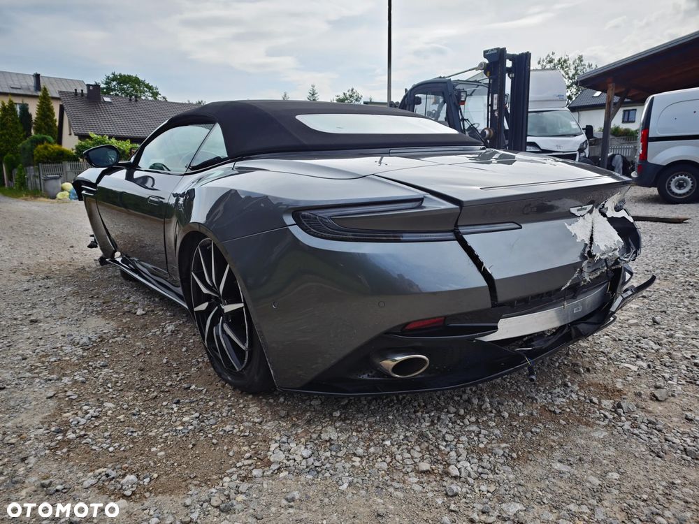 Aston Martin DB11 - 26