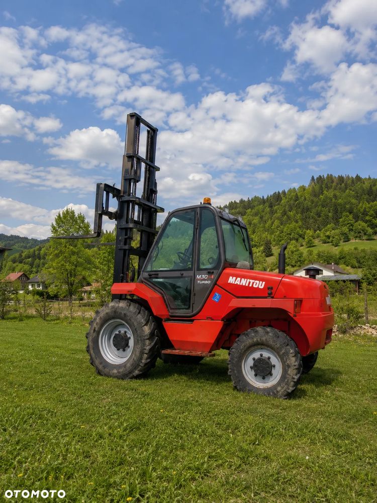 Manitou M30-4 T Wózek Widłowy 4X4 TERENOWY JAK NOWY! 2013r z Norwegii. Silnik PERKINS TURBO 100KM! DEKRA do 2026roku! 3 tony Udzwig! Posuw wideł Hydrauliczny! Jazda REWERS+4 biegi. Ani deka luzów czy wycieków! Zadbana Maszyna! - 19