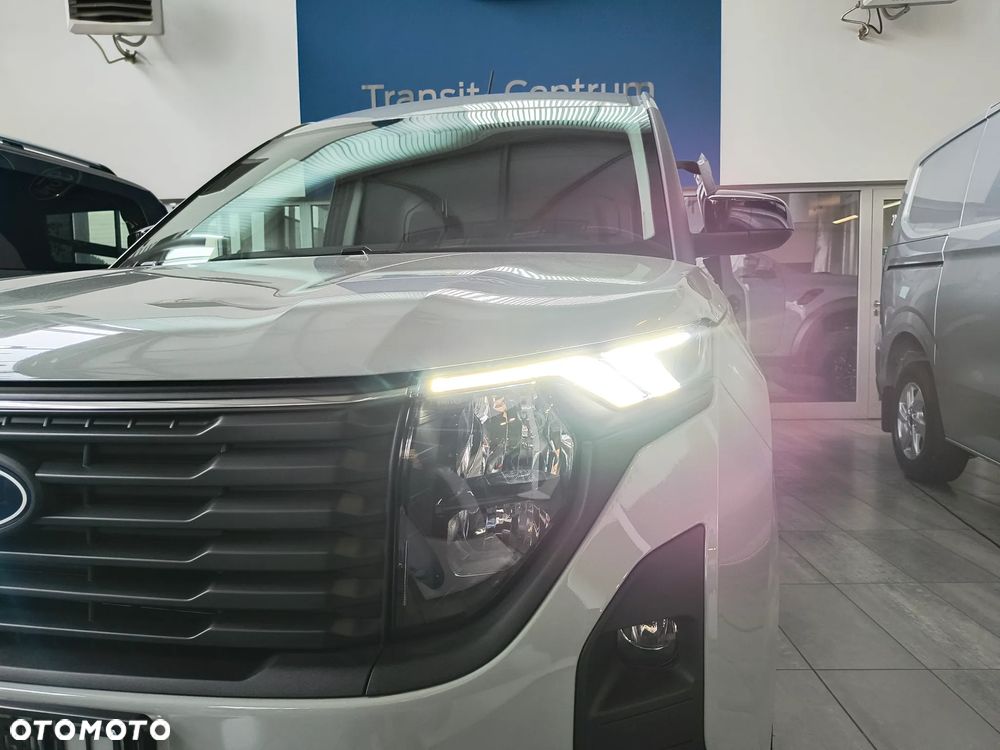 Ford Transit Courier - 22