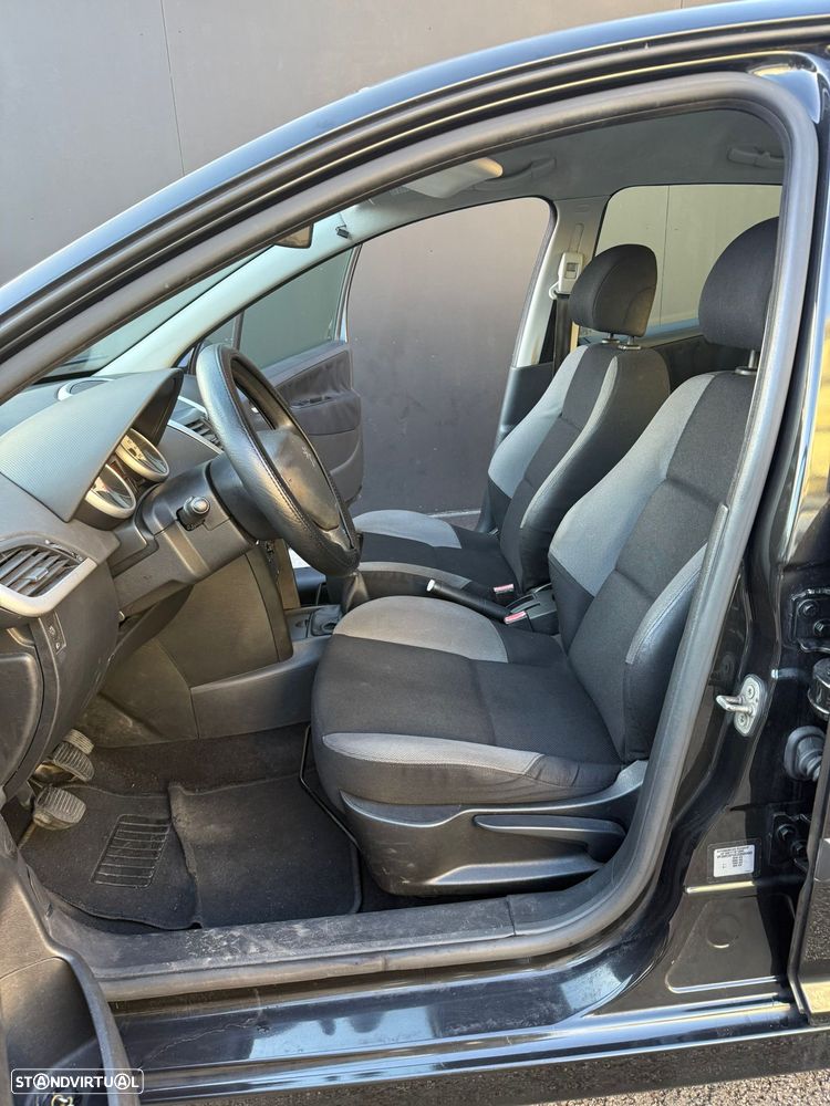 Peugeot 207 1.4 16V Trendy - 8