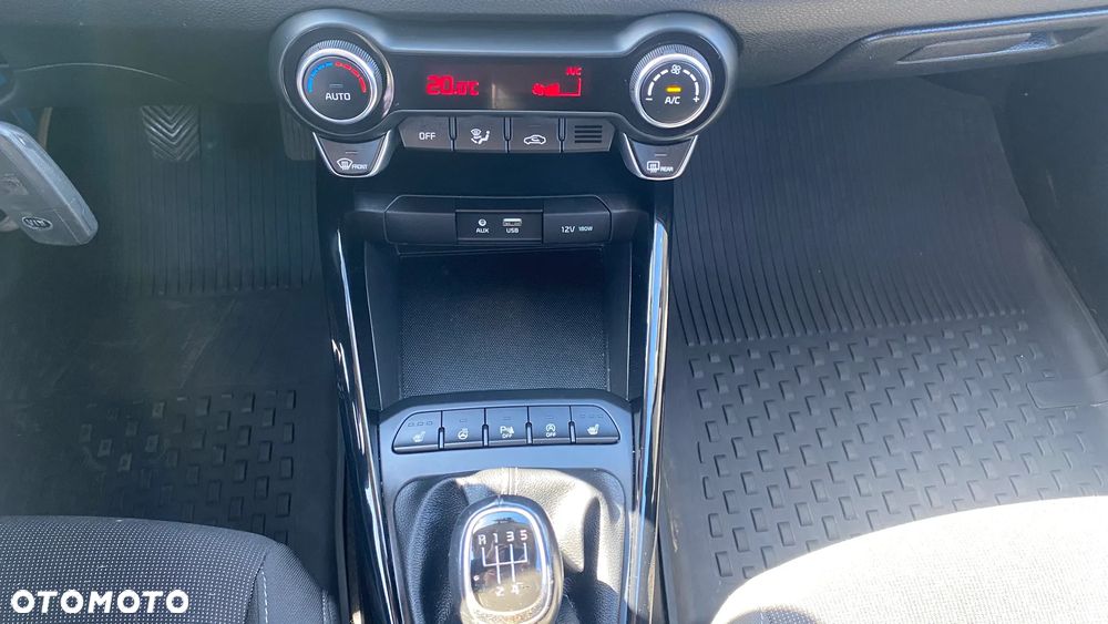 Kia Rio 1.0 T-GDI 100 Dream-Team Edition - 16