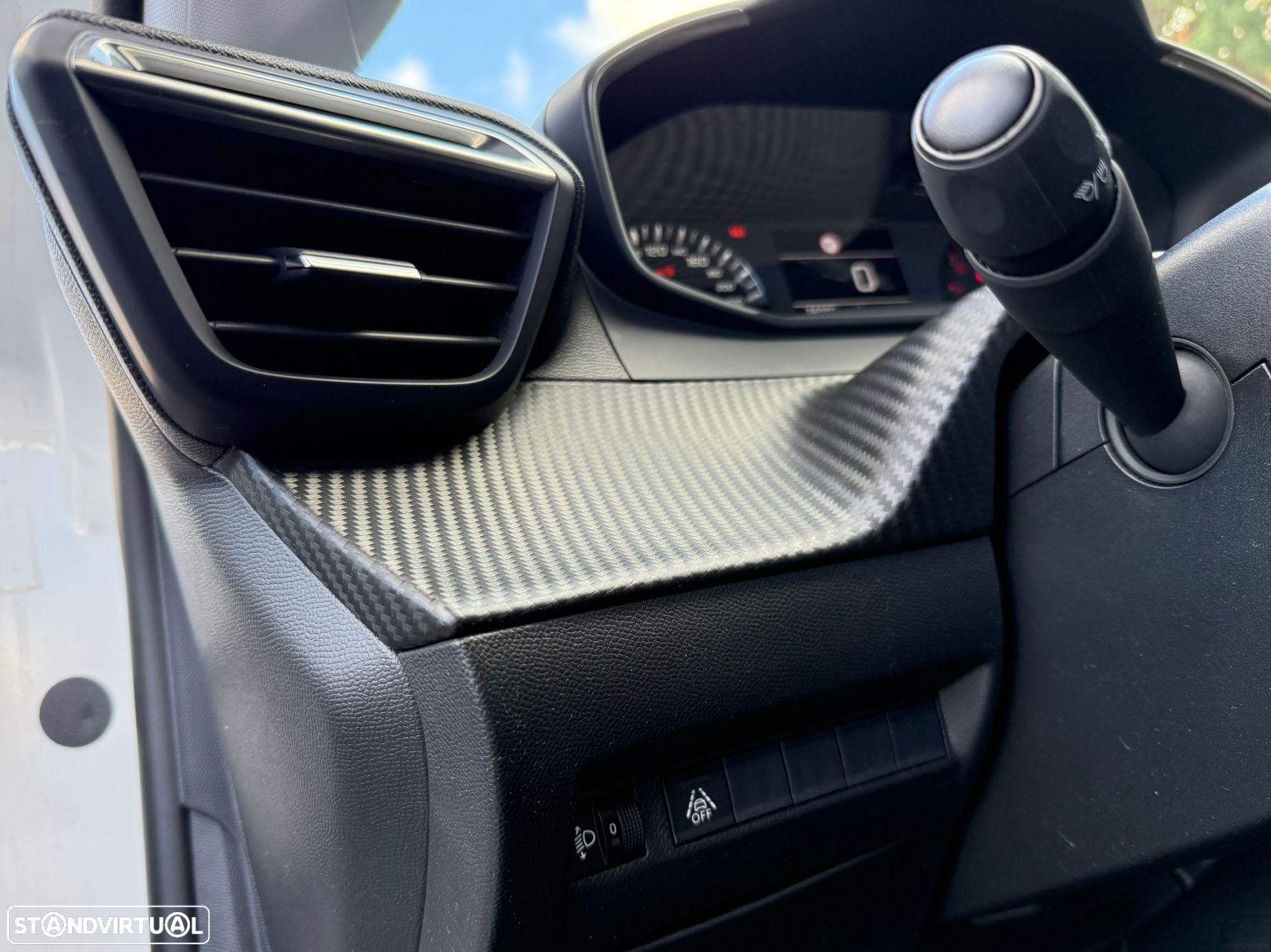 Peugeot 208 1.2 PureTech Active - 12