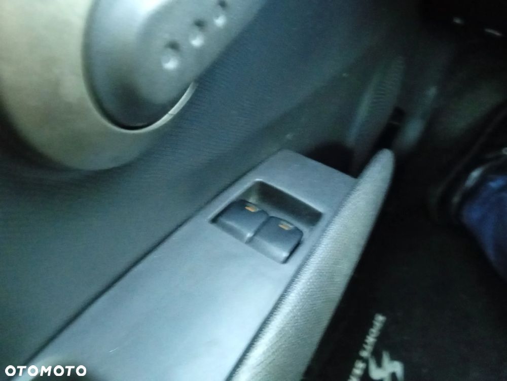 Nissan Micra 1.3 GX - 25