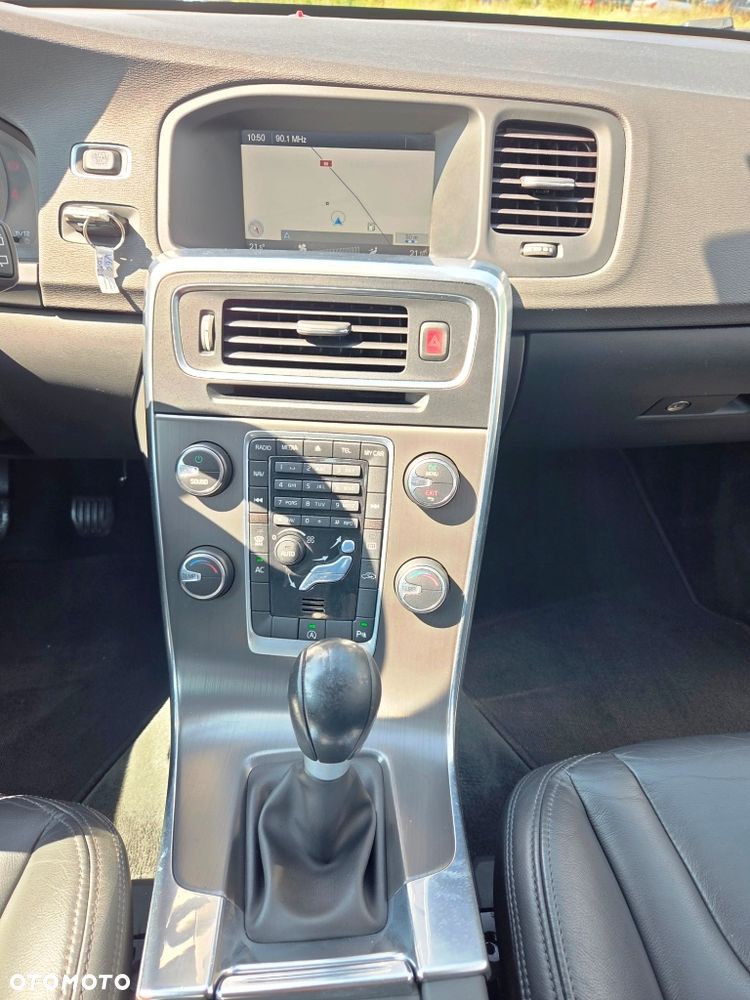 Volvo V60 D2 Momentum - 35