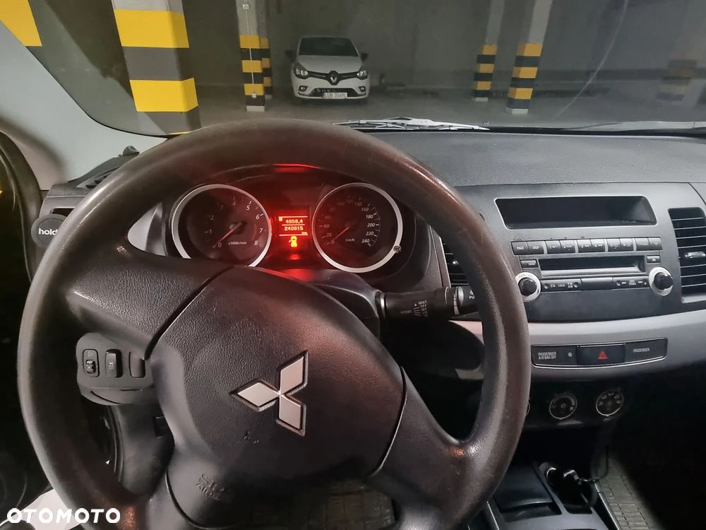 Mitsubishi Lancer 1.6 Inform - 17