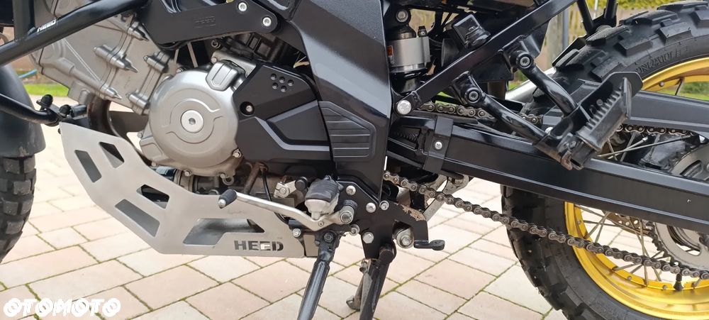 Suzuki V-STROM - 36
