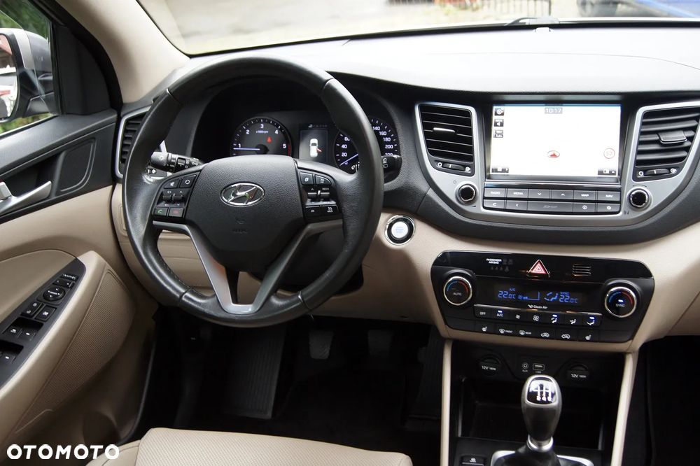 Hyundai Tucson blue 1.7 CRDi 2WD Trend - 19