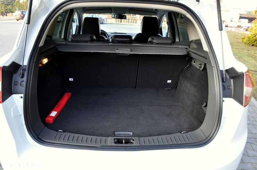 Ford Kuga - 36