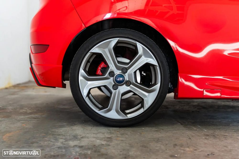 Ford Fiesta 1.6 EcoBoost c/ Pack Pele Desportiva ST - 10