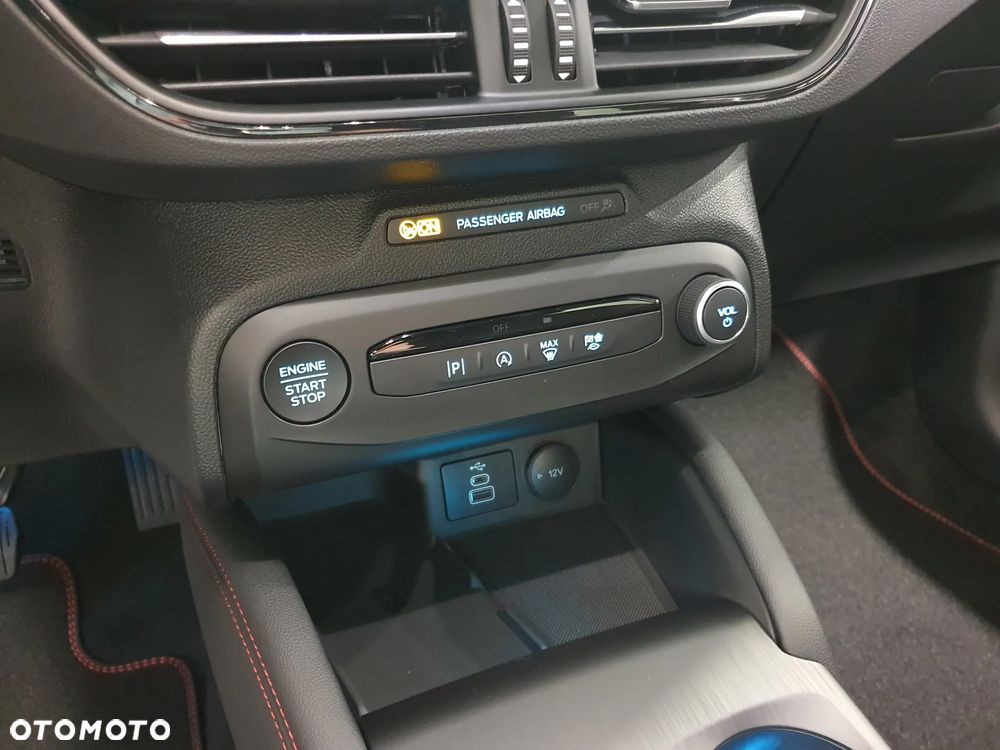 Ford Focus SW 1.0 EcoBoost mHEV ST-Line X - 16