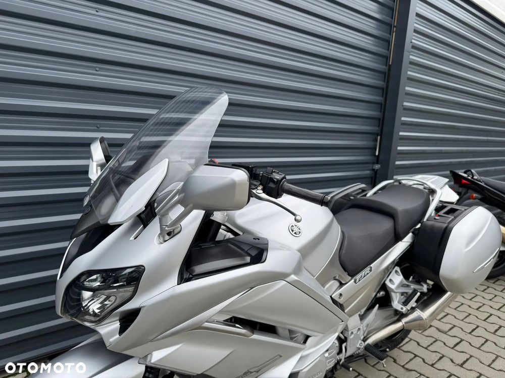 Yamaha FJR - 18